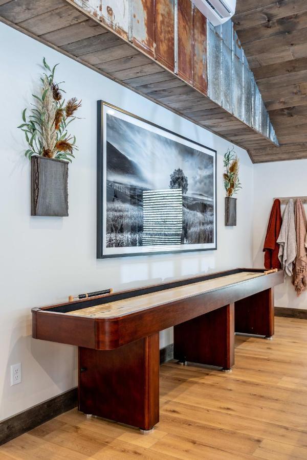 New Rustic Luxe Cabin Billiards Spa Near Gsmnp Townsend Eksteriør bilde