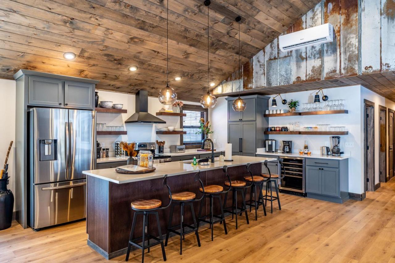New Rustic Luxe Cabin Billiards Spa Near Gsmnp Townsend Eksteriør bilde