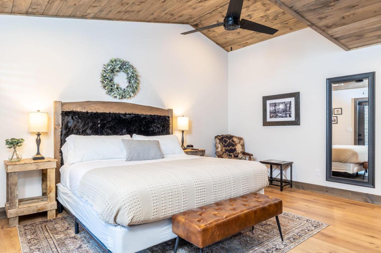 New Rustic Luxe Cabin Billiards Spa Near Gsmnp Townsend Eksteriør bilde