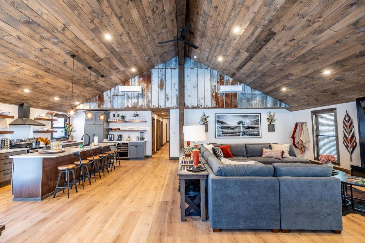 New Rustic Luxe Cabin Billiards Spa Near Gsmnp Townsend Eksteriør bilde
